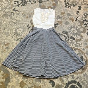 Uniqlo Striped A-line skirt. Medium.
